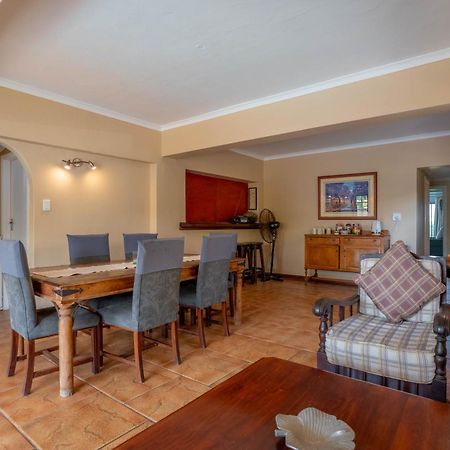 Glenashley Beach Accommodation - B&B And Backpackers Durban Exteriör bild