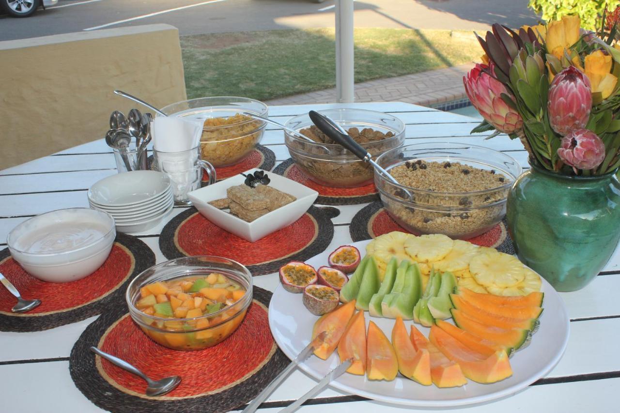 Glenashley Beach Accommodation - B&B And Backpackers Durban Exteriör bild