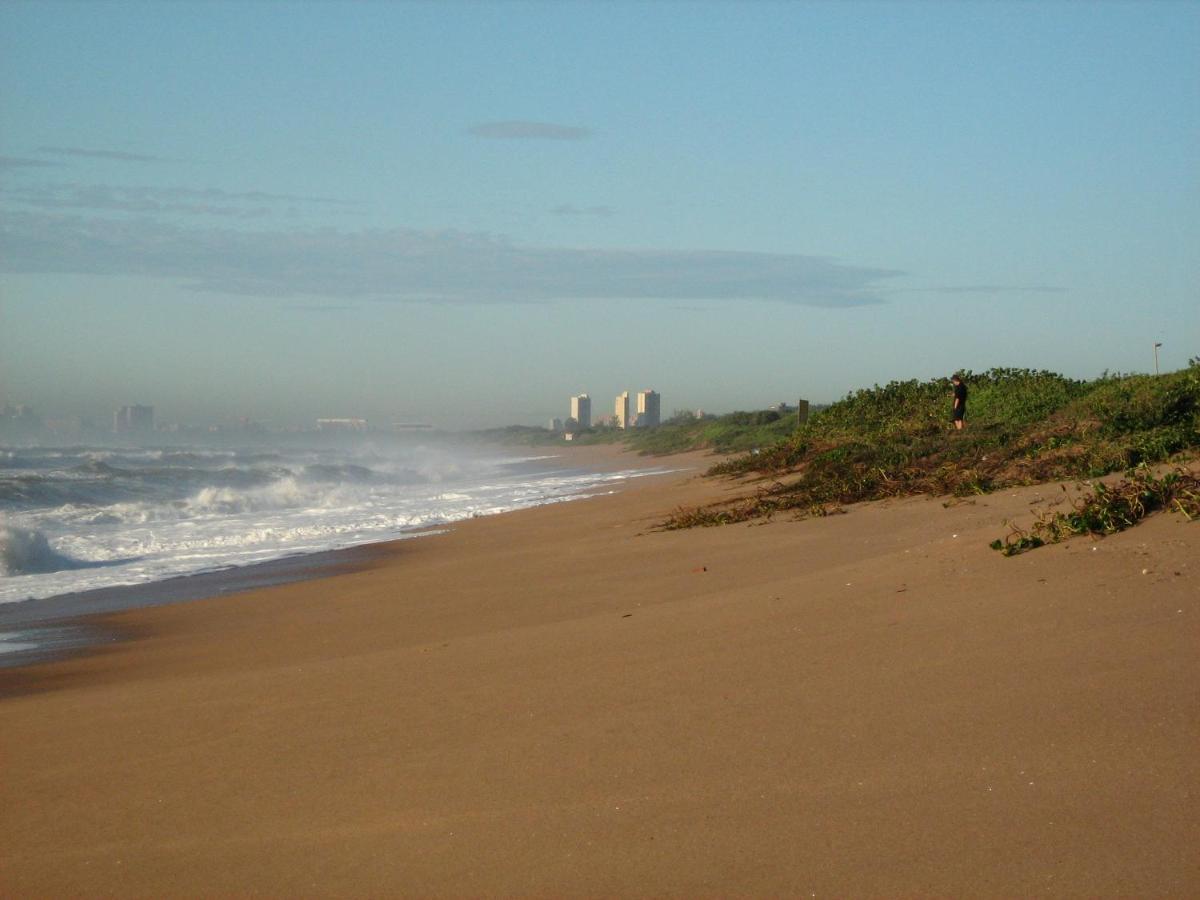 Glenashley Beach Accommodation - B&B And Backpackers Durban Exteriör bild