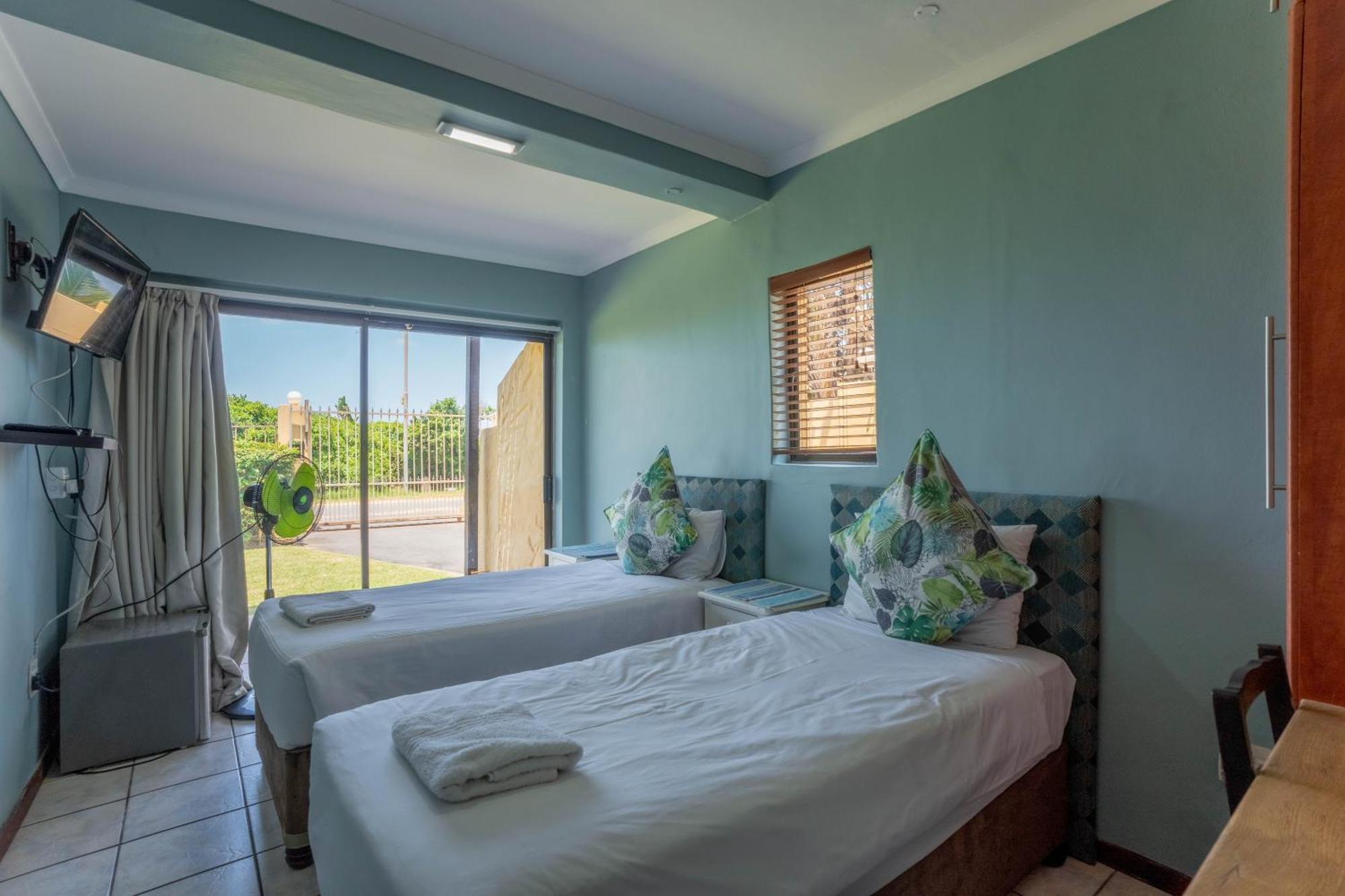 Glenashley Beach Accommodation - B&B And Backpackers Durban Exteriör bild